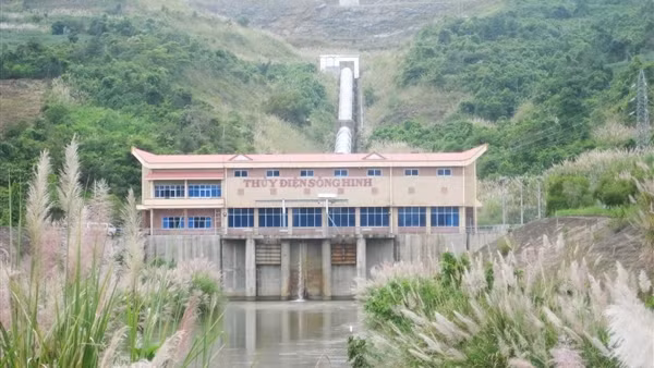 Hồ chứa thủy điện Sông Hinh vi phạm quy trình trong cơn bão số 5