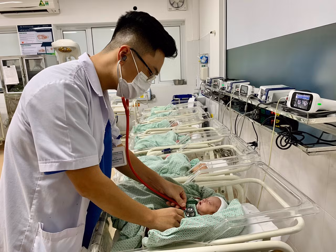 Những bé tí hon và hành trình vượt cửa tử -0