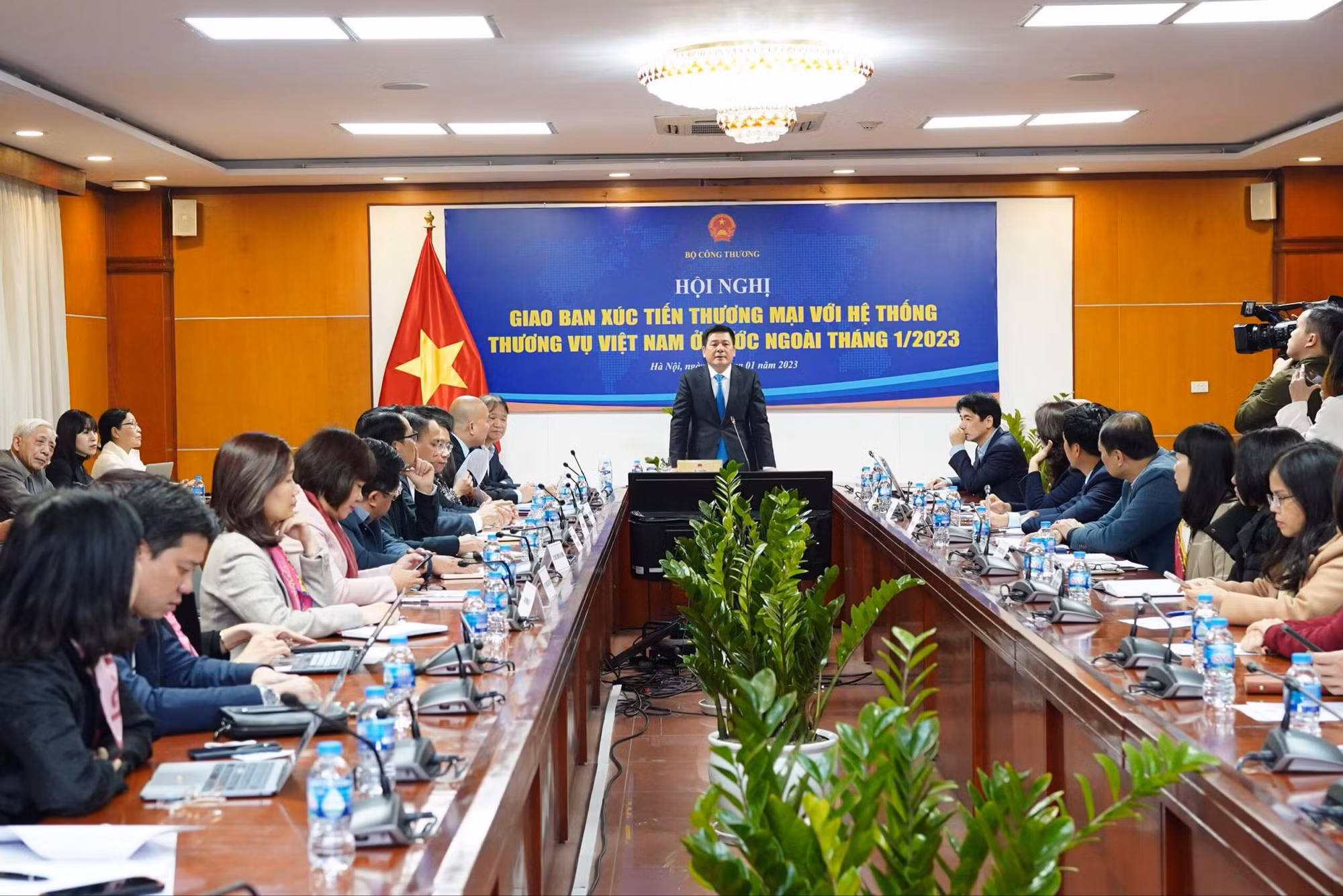 Giữ vững thị trường và mặt hàng truyền thống, mở rộng thị trường và mặt hàng mới -0