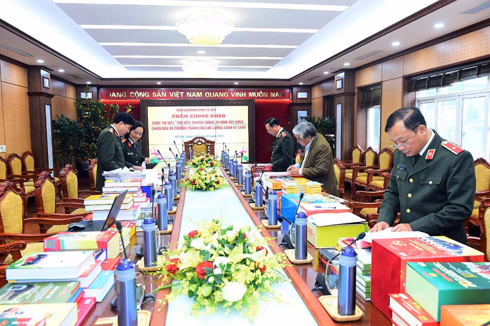 Lan tỏa hình ảnh đẹp về người chiến sĩ Cảnh vệ -0