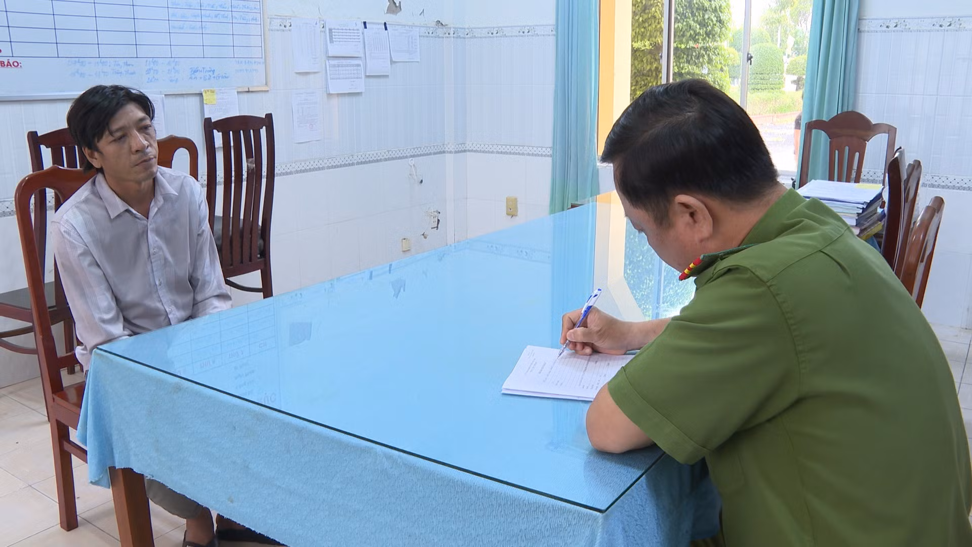 Bắt đối tượng truy nã sau 20 năm lẩn trốn -0