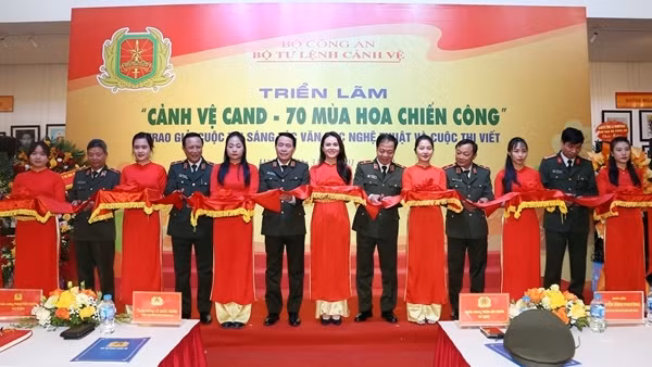 Triển lãm, trao giải sáng tác văn học nghệ thuật và cuộc thi viết về lực lượng Cảnh vệ CAND