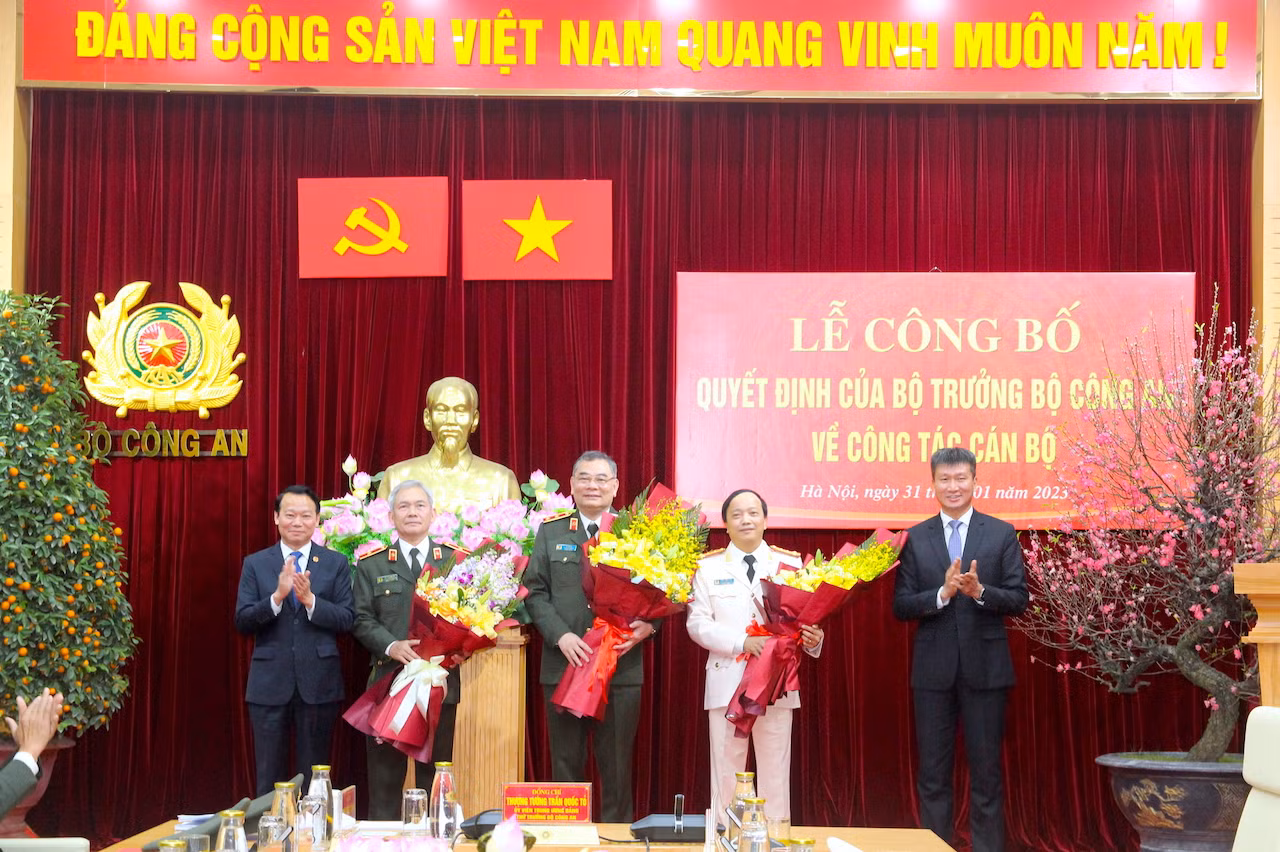 Đại tá Đặng Hồng Đức giữ chức Chánh Văn phòng, Trung tướng Tô Ân Xô là Người phát ngôn Bộ Công an -0