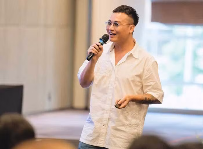 Vết trượt dài của những YouTuber “đen” -0