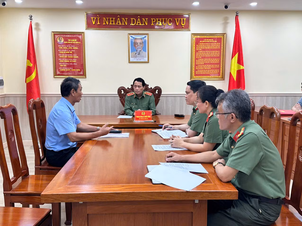 Thứ trưởng Lê Quốc Hùng tiếp công dân định kỳ tháng 7/2025 -0