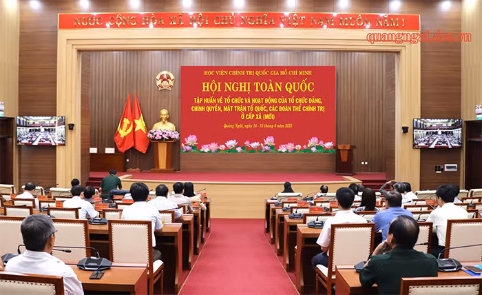 Cán bộ xã thời nay -0