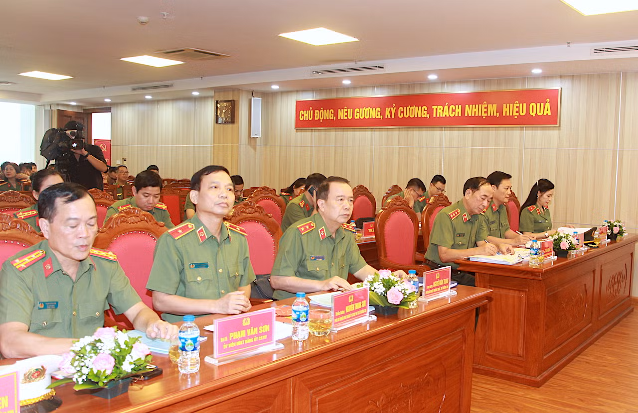 Đảm bảo kỷ cương, kỷ luật công tác kiểm tra, giám sát, thi hành kỷ luật đảng trong CAND -0