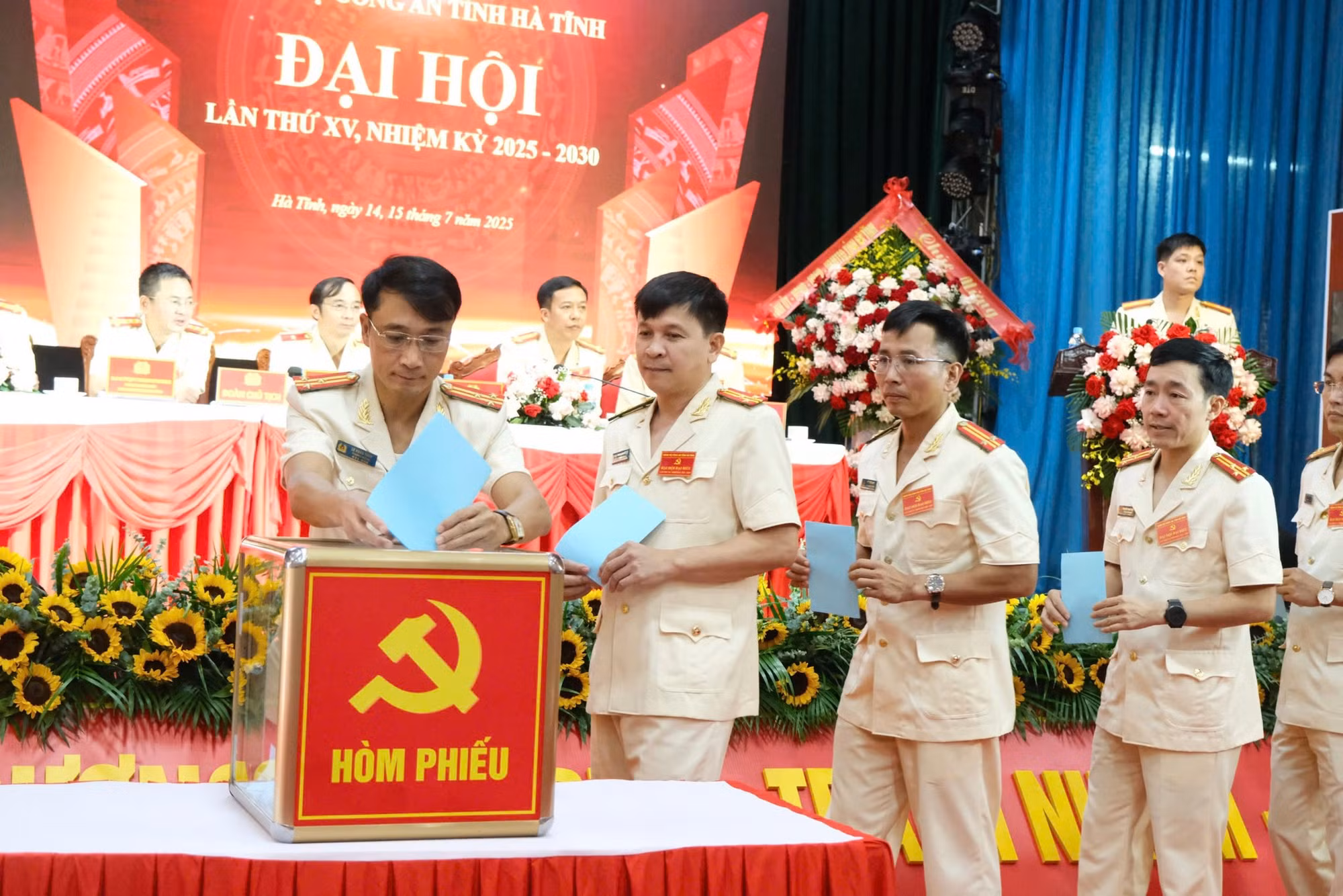 Công an tỉnh Hà Tĩnh phải vận dụng linh hoạt, sáng tạo nhận thức, tư duy mới về bảo đảm ANTT trong kỷ nguyên mới -0
