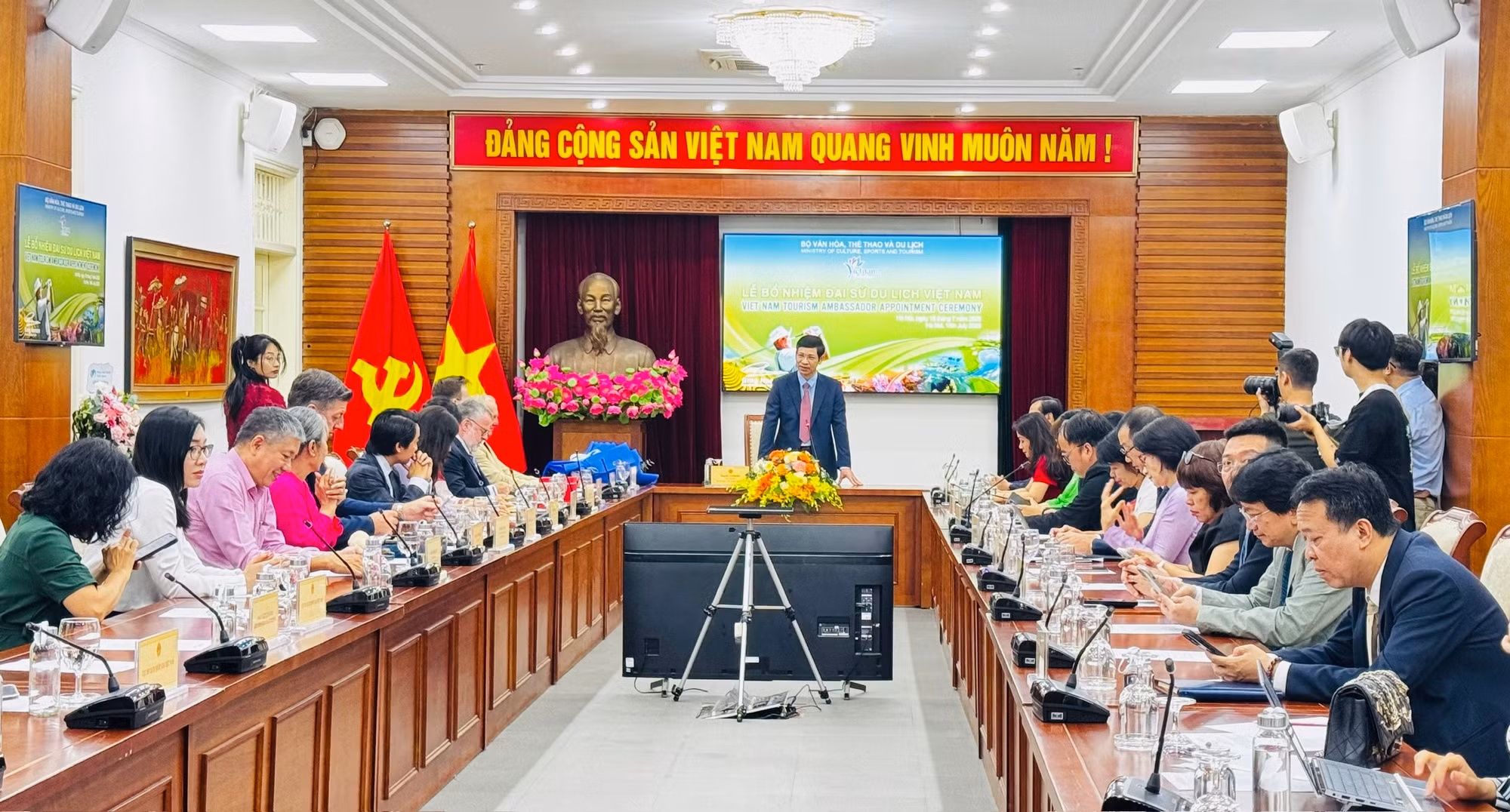 Bổ nhiệm huyền thoại golf thế giới Greg Norman làm Đại sứ Du lịch Việt Nam -0