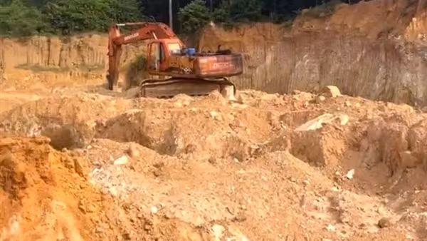 Điều tra vụ khai thác đất trái phép quy mô lớn tại tỉnh Gia Lai