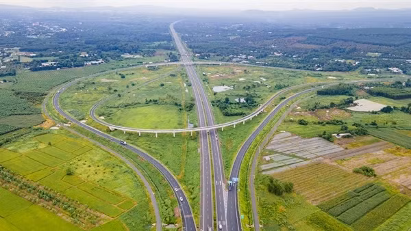 Dự án mở rộng cao tốc Bắc - Nam “hút” nhà đầu tư
