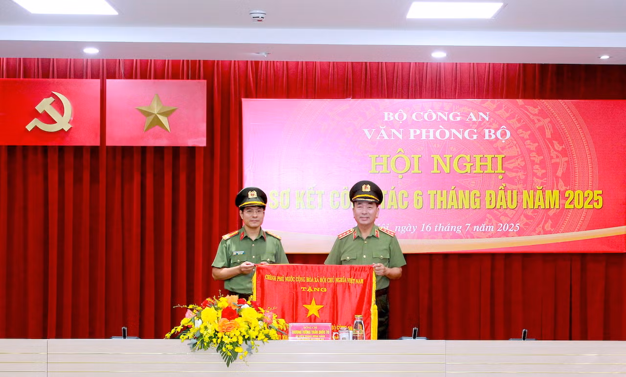 Phát huy vai trò tham mưu kịp thời, chính xác, mang tầm chiến lược của Văn phòng Bộ Công an -0
