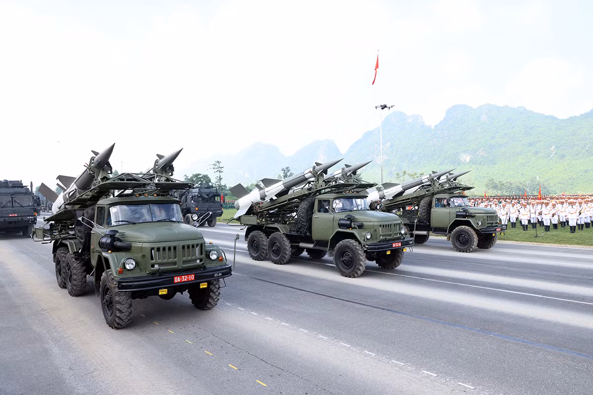 Loạt phương tiện đặc chủng của Công an, Quân đội diễu hành A80 -7