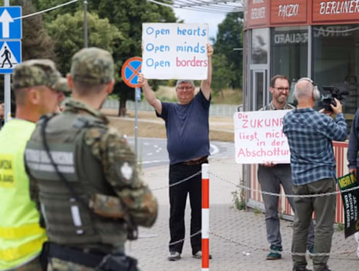 EU rạn vỡ: Hiệp ước Schengen trước bờ vực sụp đổ? -0