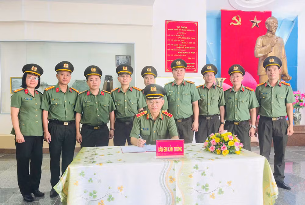 trung1.jpg -0