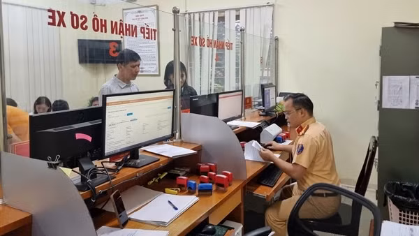 Cục CSGT&nbsp;thông tin việc cập nhật Giấy phép lái xe trên VNeID