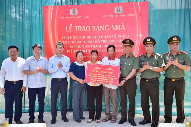 Công an Thủ đô về nơi cội nguồn thiêng liêng của lực lượng CAND -0