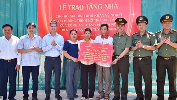 Công an Thủ đô về nguồn tại Khu di tích lịch sử Nha Công an Trung ương