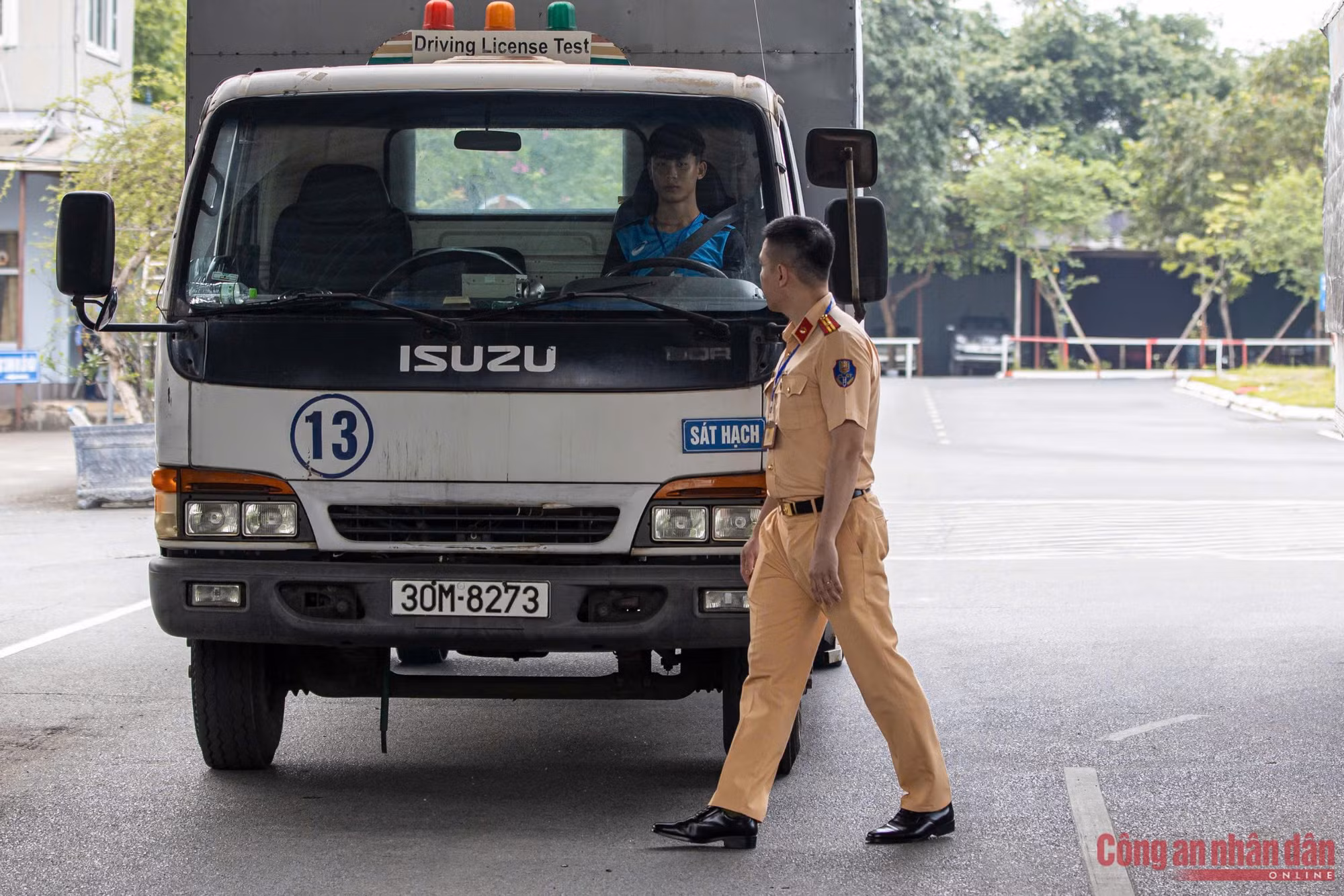 Tăng cường thêm Trung tâm sát hạch lái xe, phục vụ người dân -0