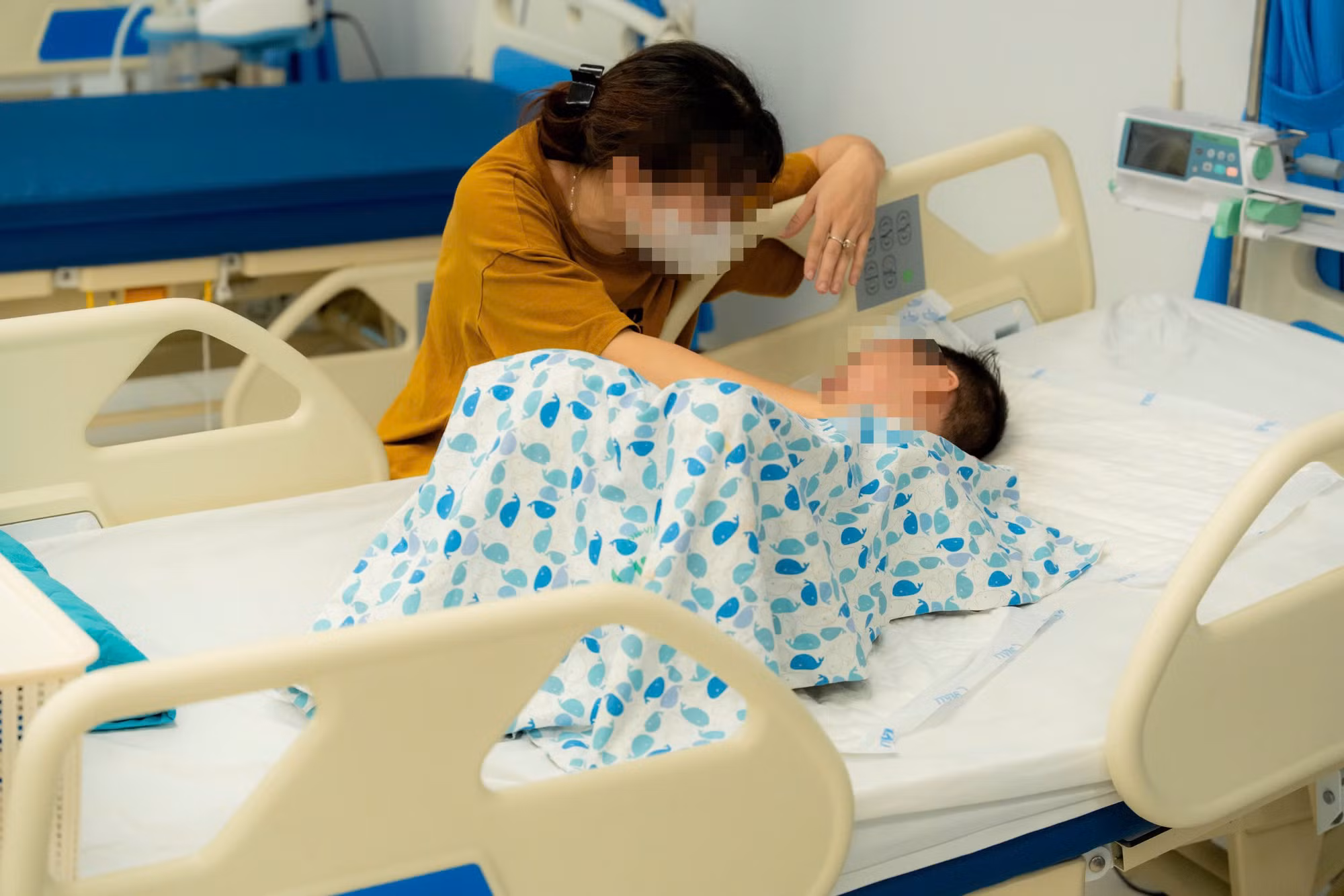 Sức khoẻ 2 cháu bé trong vụ TNGT liên hoàn ở Hà Nội giờ ra sao? -0