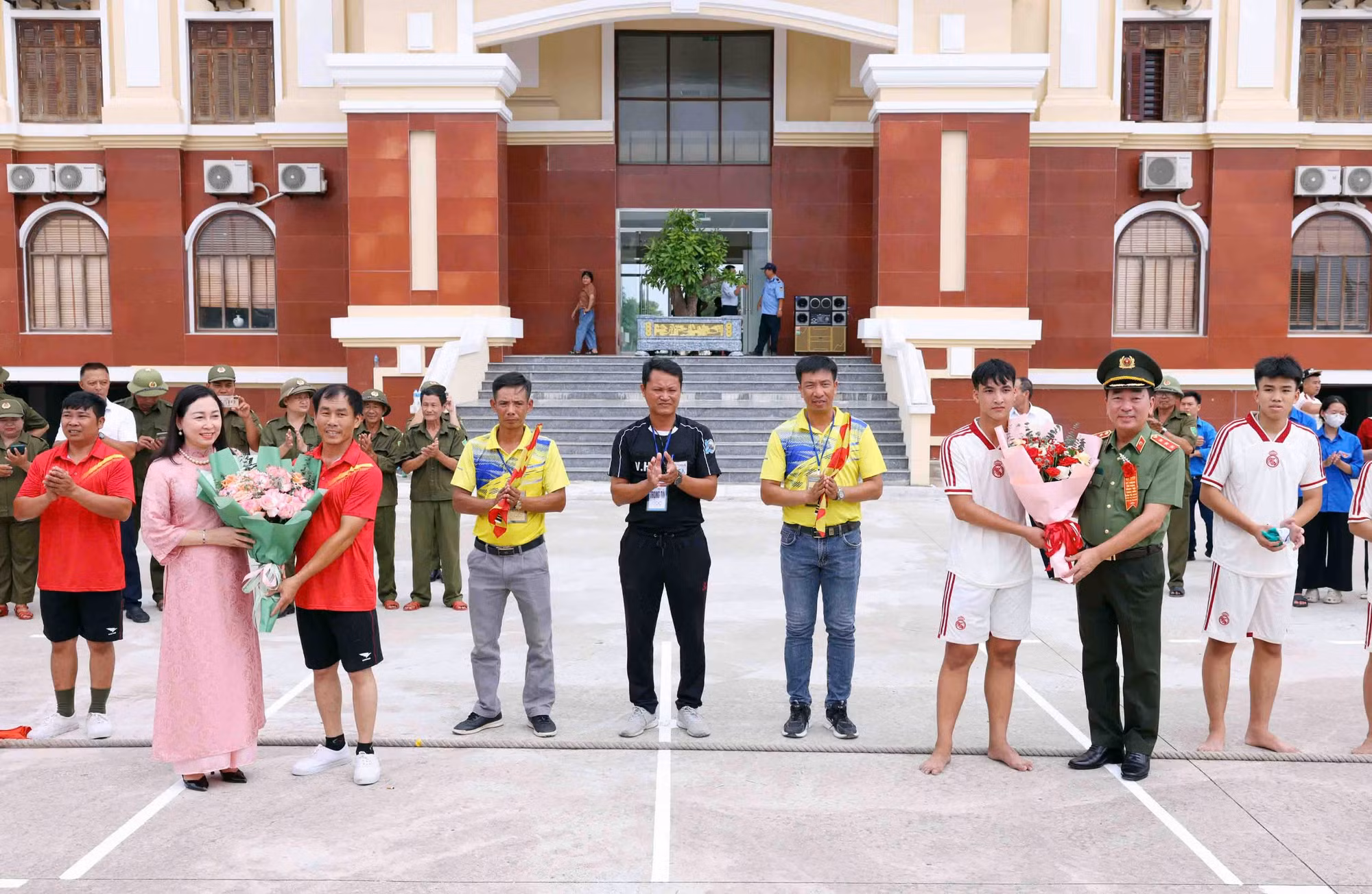 Chất lượng phong trào toàn dân bảo vệ ANTQ ở Nình Bình được nâng lên, đi vào chiều sâu -0