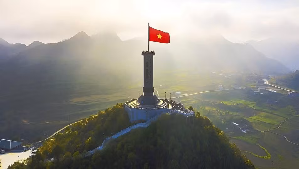 Bầu trời Tổ quốc mãi trong tim -0