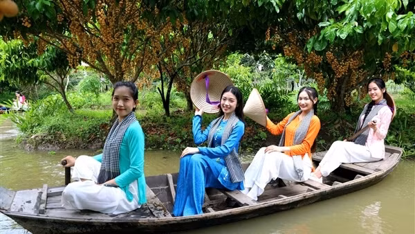 Tìm cách cứu ngành du lịch miền Tây khi đường bay thưa thớt