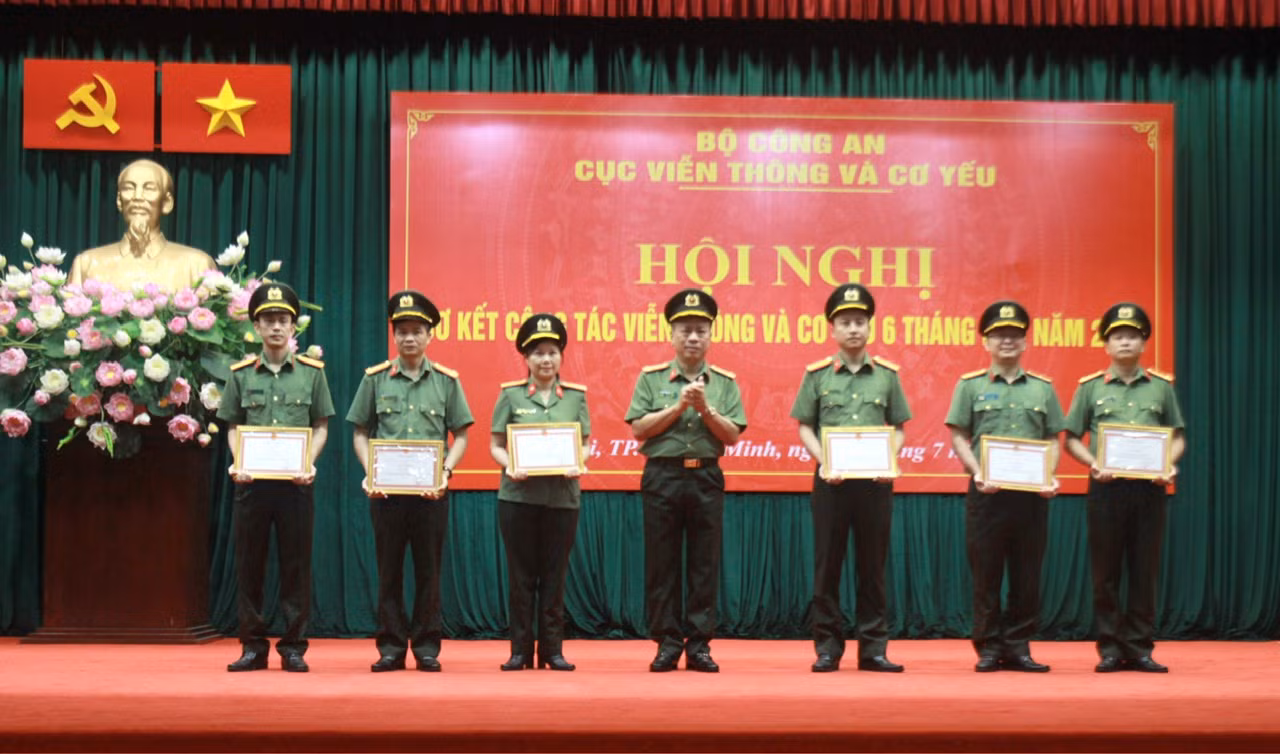 Nỗ lực hoàn thành mục tiêu xây dựng lực lượng viễn thông và cơ yếu CAND chính quy, tinh nhuệ, hiện đại -0