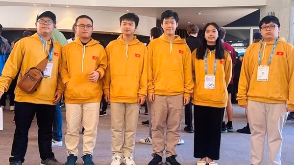 6 học sinh Việt Nam tham gia Olympic Toán quốc tế 2025 đều đạt huy chương