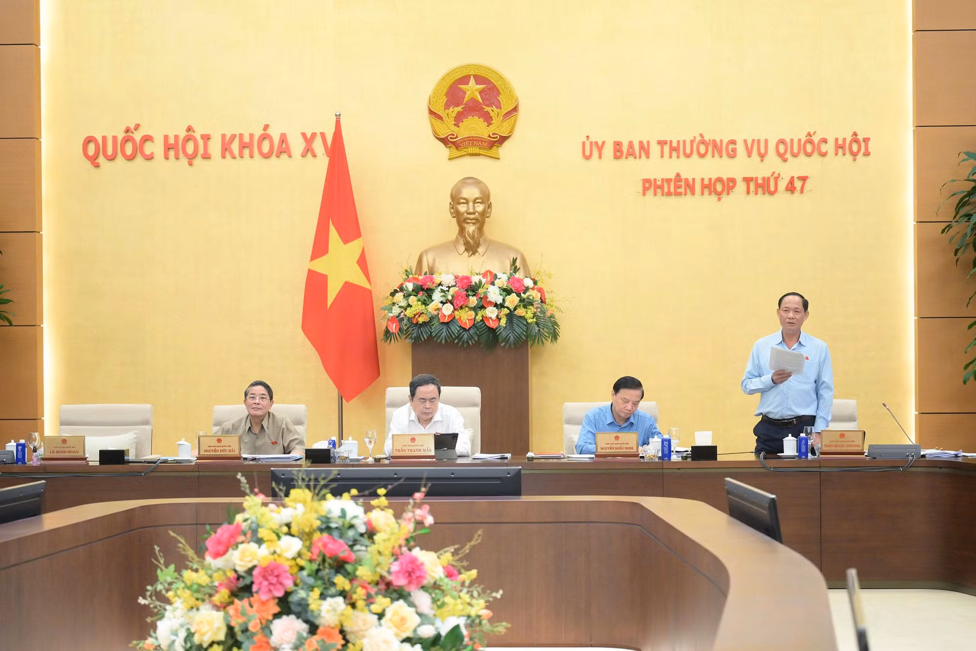 Tiếp tục hoàn thiện thể chế, chính sách về phát triển, sử dụng nguồn nhân lực -0