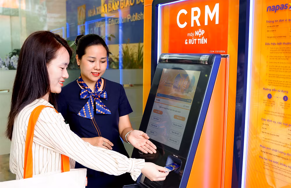 SHB ra mắt máy CRM - “điểm chạm” giao dịch mới cho khách hàng -0