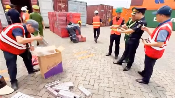 Lật tẩy thủ đoạn buôn lậu "đội lốt" hàng quá cảnh