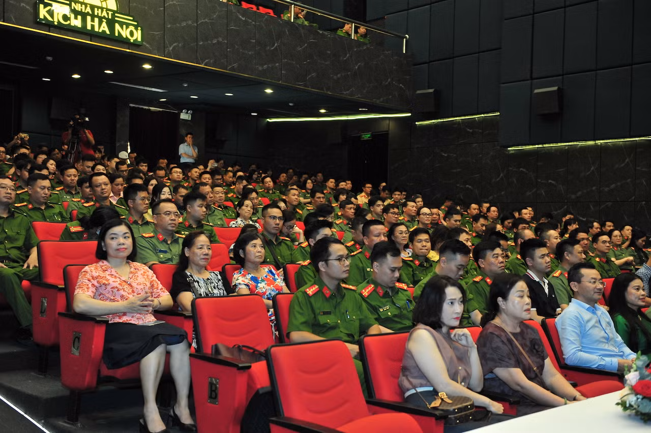  Sâu lắng hình tượng người chiến sĩ Công an nhân dân -3