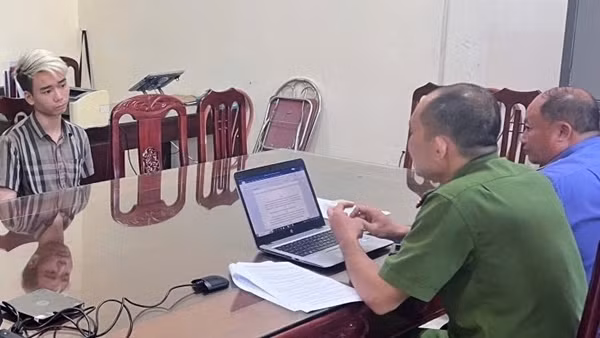 Bắt giữ con nghiện bán ma túy dạng "cỏ Mỹ"