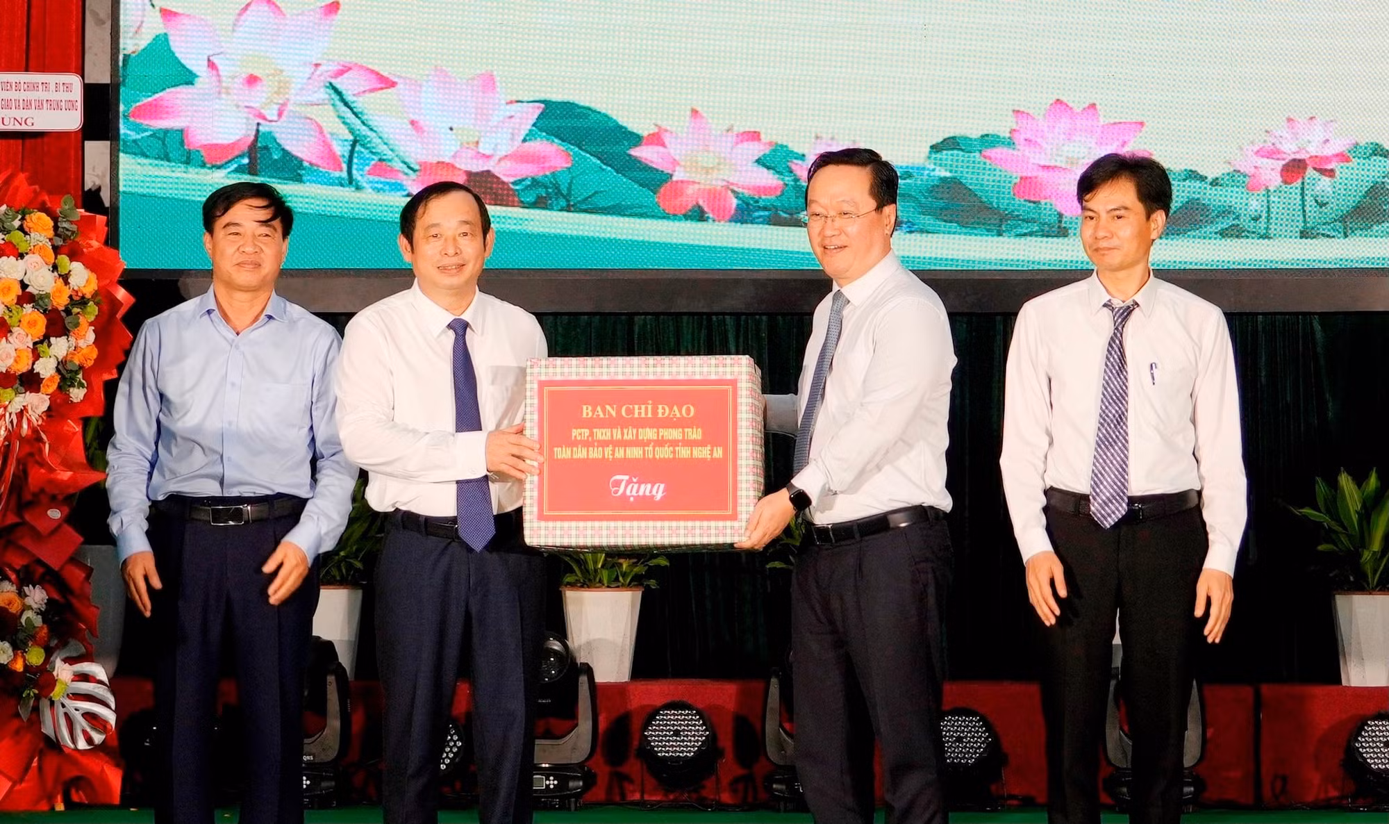 Rộn ràng ngày hội toàn dân bảo vệ ANTQ tại xã Đô Lương -0
