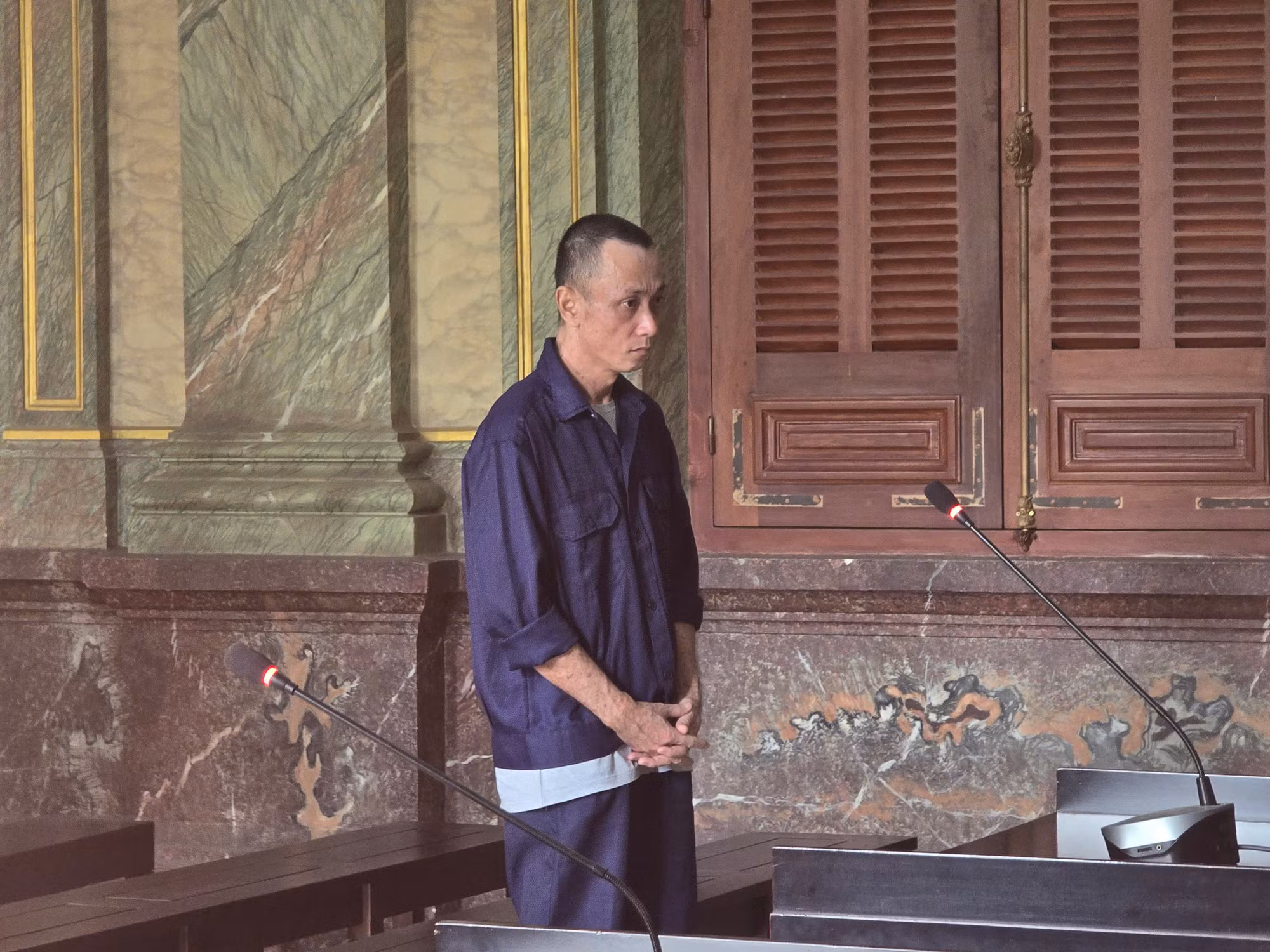 Lãnh án vì tông gãy 5 xương sườn người hàng xóm vì mâu thuẫn lối đi chung -0