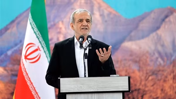 Báo Iran lần đầu tiết lộ Tổng thống Pezeshkian bị thương trong vụ tập kích của Israel
