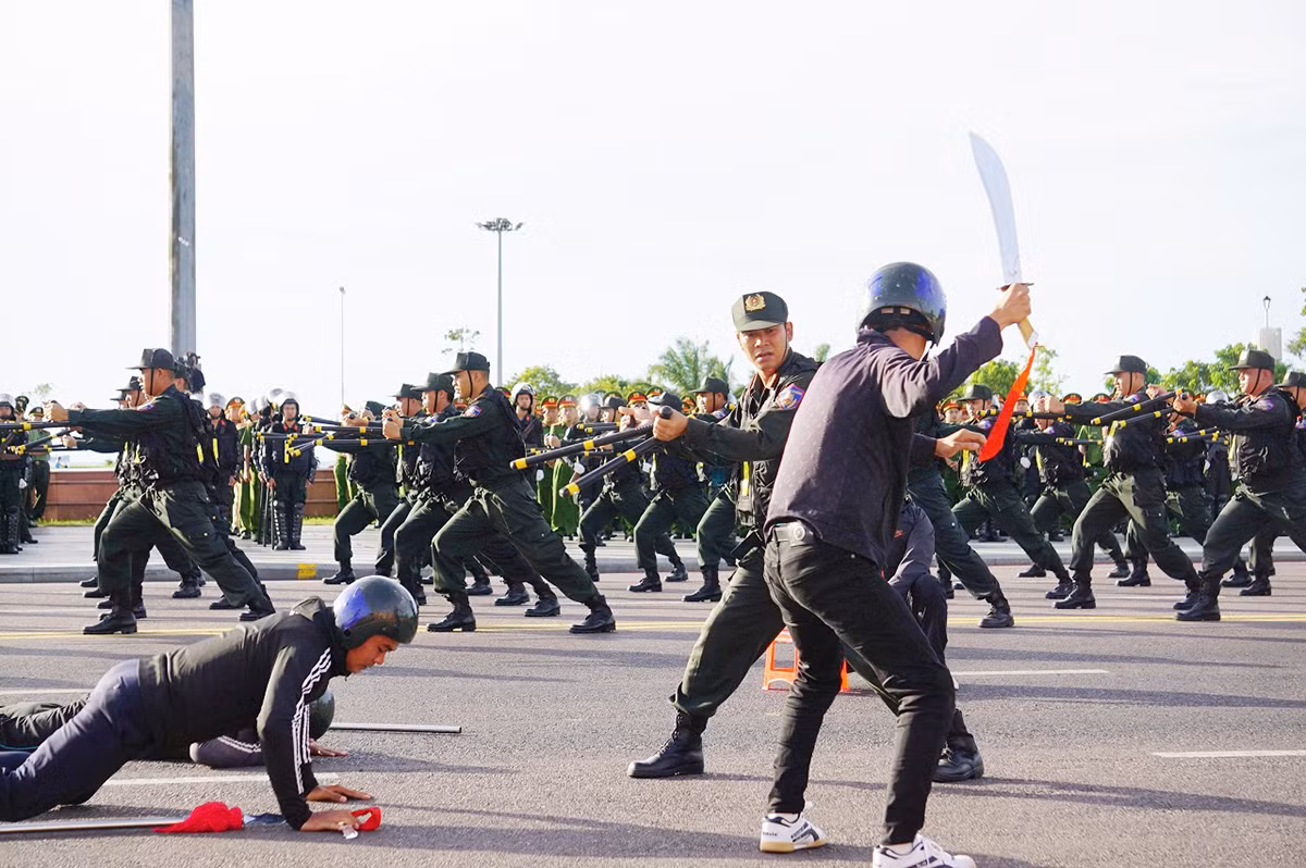 Màn võ thuật ấn tượng ngày ra quân đợt cao điểm tấn công trấn áp tội phạm -2