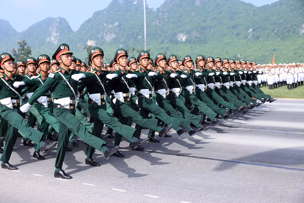 Ấn tượng với 43 khối đi tổng hợp luyện diễu binh, diễu hành A80 -0