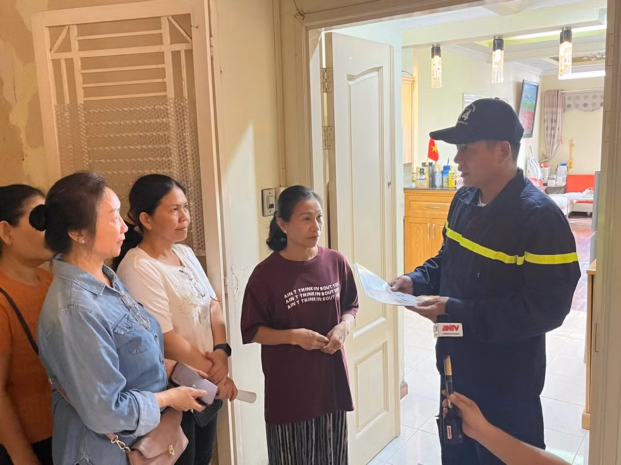 Đồng loạt ra quân tuyên truyền vận động người dân TP Hồ Chí Minh tháo dỡ “chuồng cọp” -2