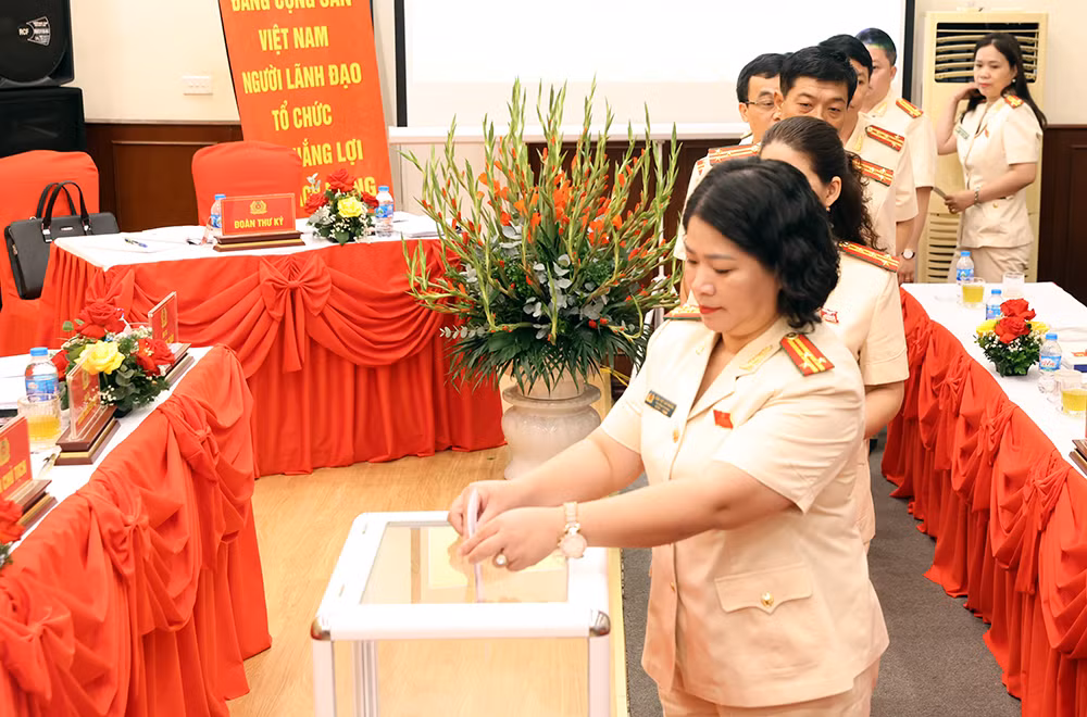 Tập trung đổi mới tư duy, nâng cao chất lượng đội ngũ cán bộ hồ sơ -0