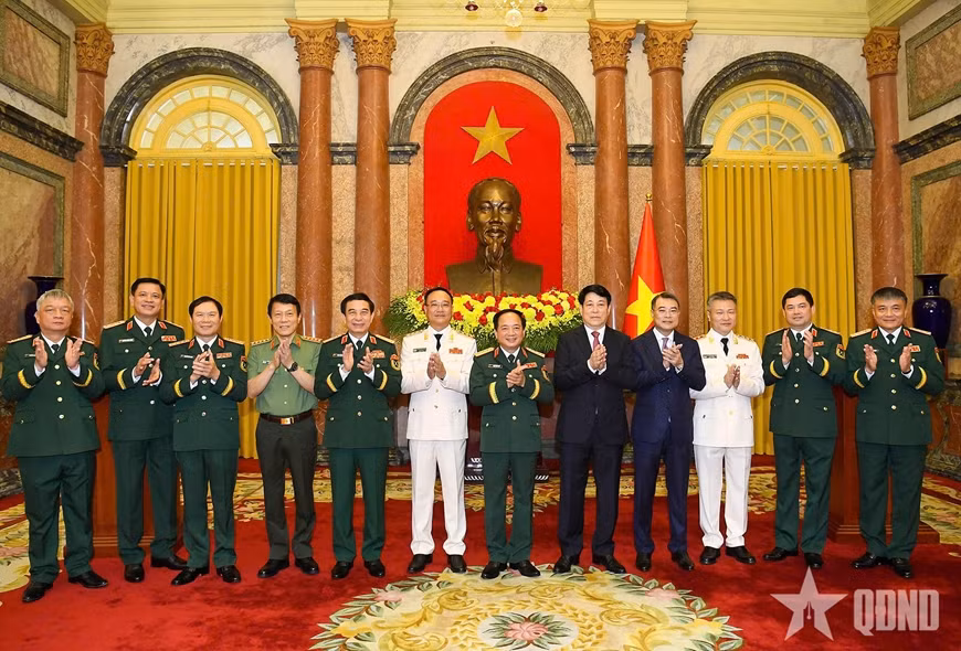 Chủ tịch nước trao quyết định thăng quân hàm cho sỹ quan Quân đội, Công an -0