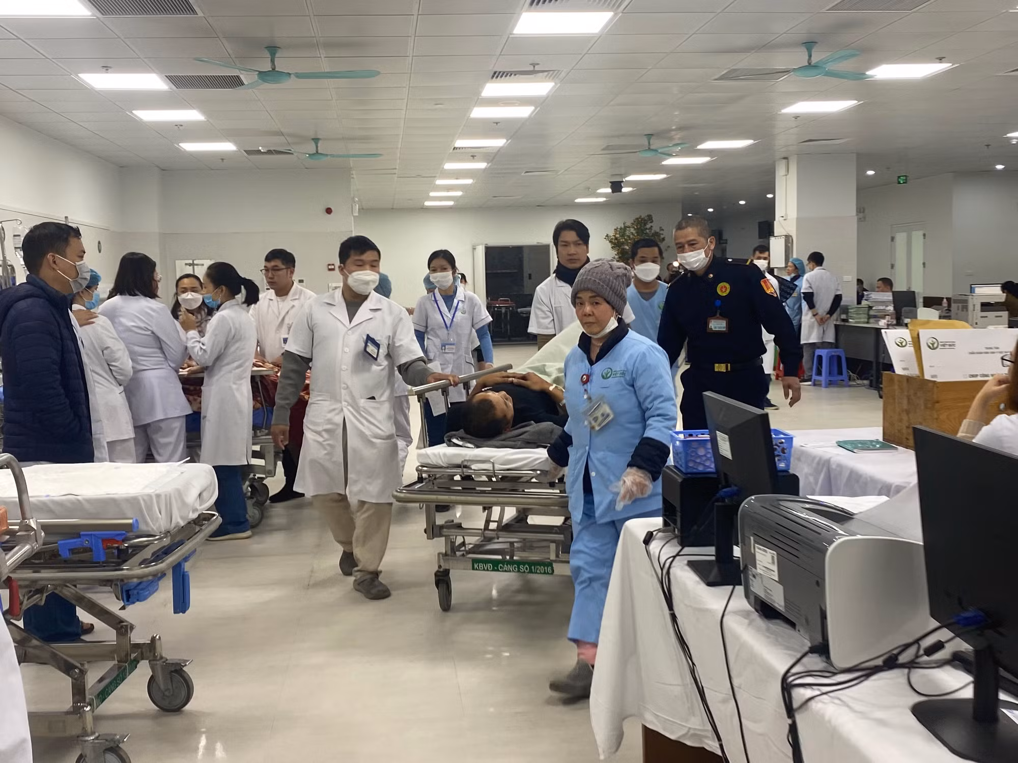 Những ca trực cấp cứu xuyên Tết -0