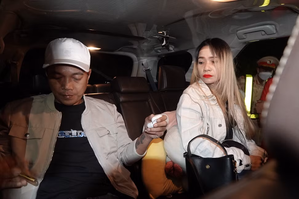 Bắt giữ đôi nam nữ vận chuyển ma tuý mang theo súng để phòng thân -0