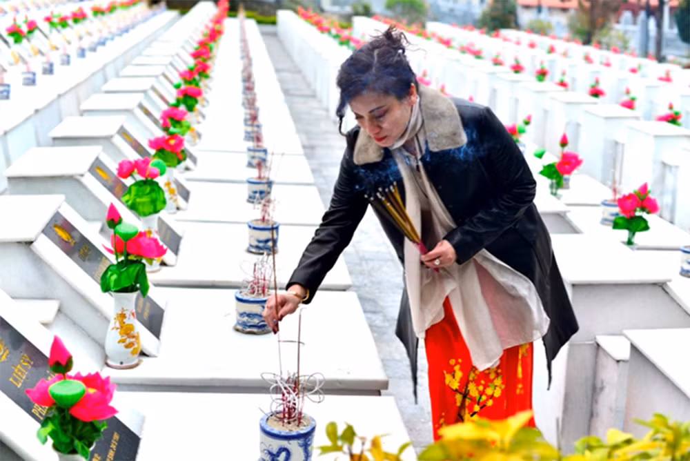 Dâng hương, tri ân các anh hùng liệt sỹ tại Nghĩa trang Vị Xuyên ngày đầu năm -0