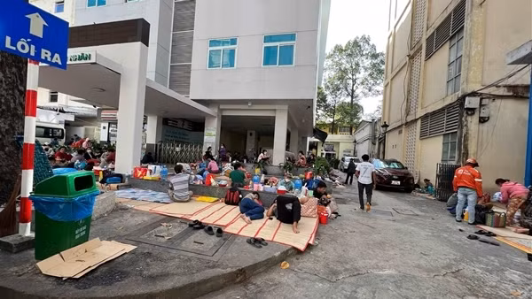 Cảnh giác nạn trộm cắp khi chăm nuôi người thân ở bệnh viện