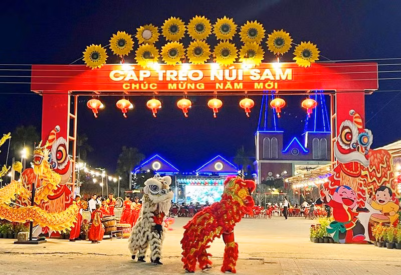 Khu du lịch Cáp treo Núi Sam miễn phí vé vào cổng tham quan phục vụ du khách gần xa -0