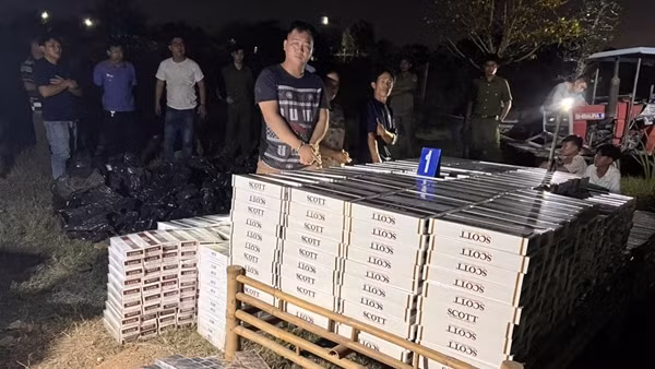 Chặn đường vận chuyển hơn 16.000 bao thuốc lá lậu từ Campuchia về miền Tây tiêu thu