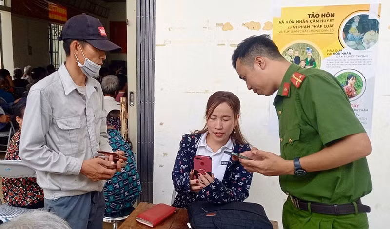 Giữ vững ANTT trong những ngày Tết, tiếp sức người dân quay lại nơi làm việc an toàn -0