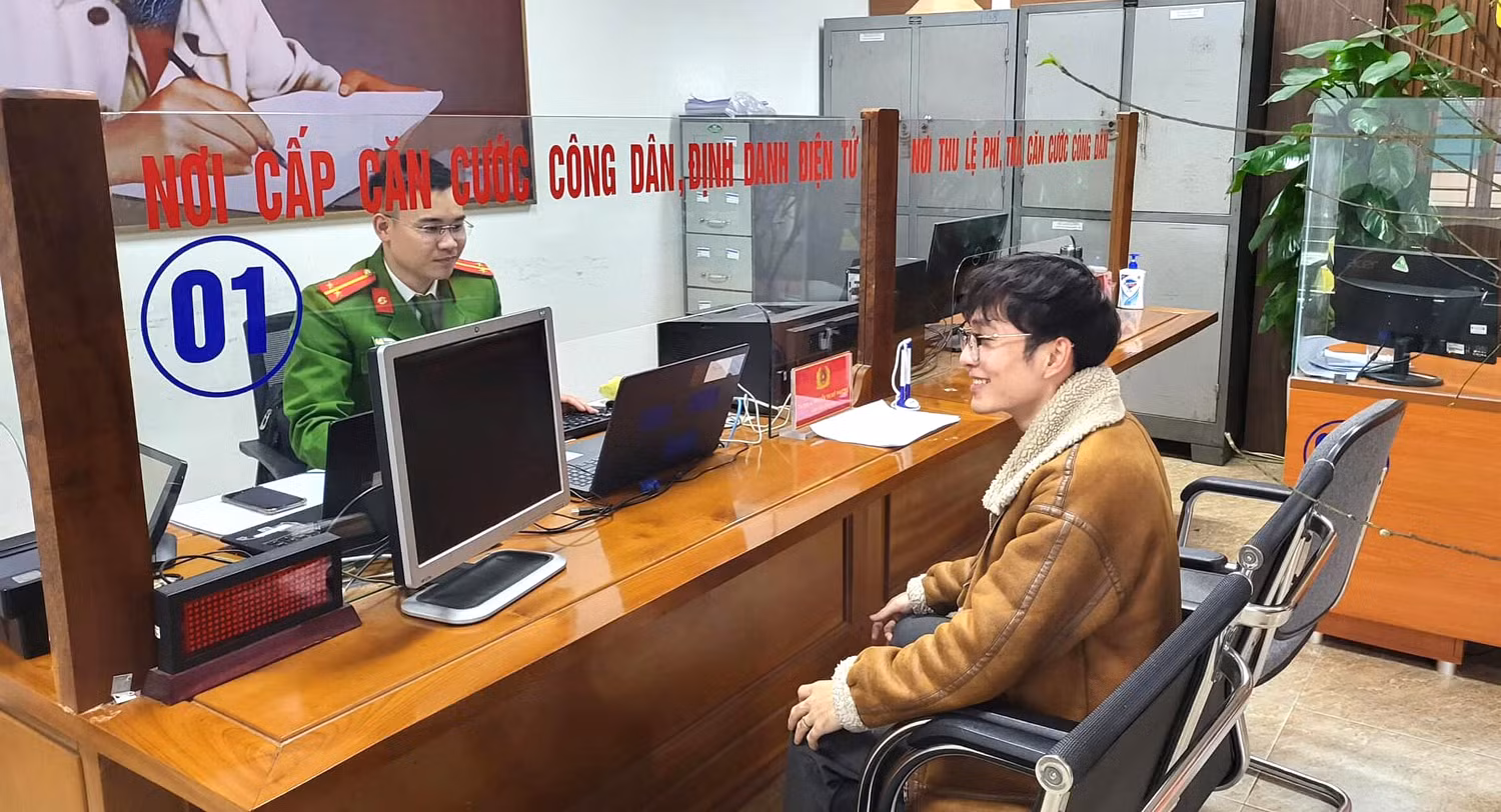 Lì xì cho công dân làm CCCD và tài khoản định danh điện tử đầu xuân năm mới -0